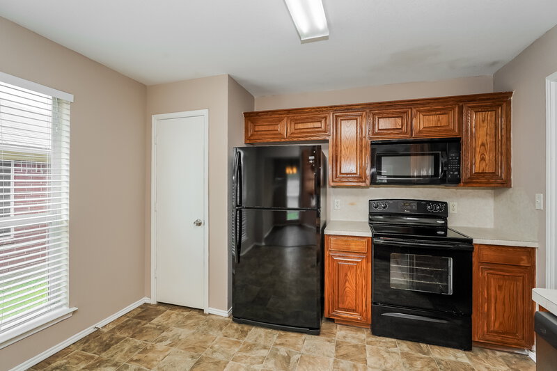 1,910/Mo, 4212 Comer St Denton, TX 76207 Kitchen View 2