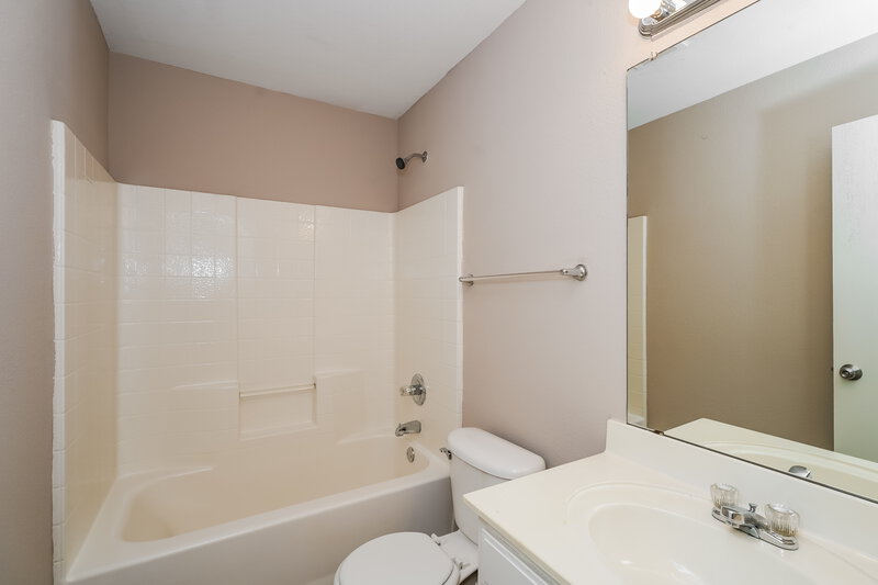 1,910/Mo, 4212 Comer St Denton, TX 76207 Bathroom View
