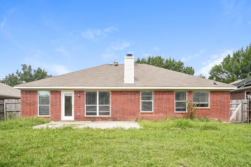 1,910/Mo, 4212 Comer St Denton, TX 76207 Rear View