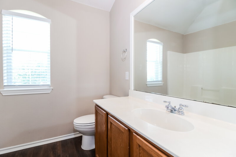 2,530/Mo, 8844 Stewart St Cross Roads, TX 76227 Bathroom View