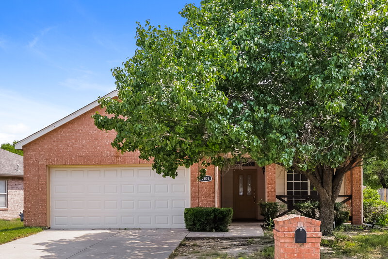2,015/Mo, 1101 Trinity Trl Saginaw, TX 76131 External View