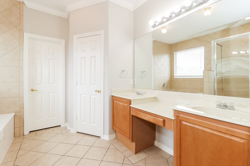 2,060/Mo, 9981 Peregrine Trl Fort Worth, TX 76108 Main Bathroom View