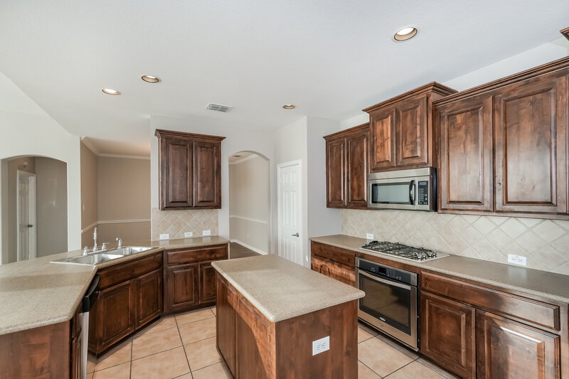 2,515/Mo, 12325 Langley Hill Dr Fort Worth, TX 76244 Kitchen View 3