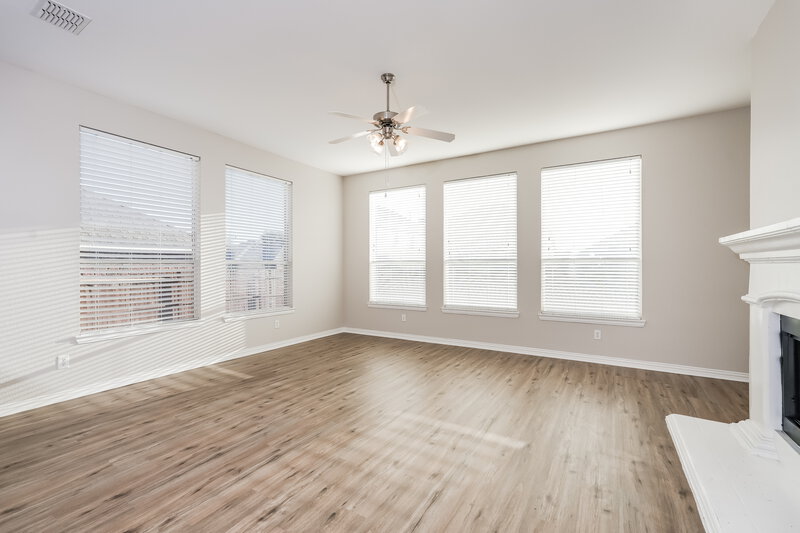 2,515/Mo, 12325 Langley Hill Dr Fort Worth, TX 76244 Family Room View