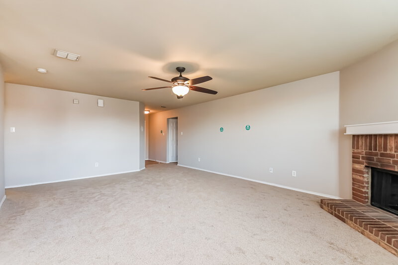 2,190/Mo, 1017 Cavern Dr Mesquite, TX 75181 Living Room View 2