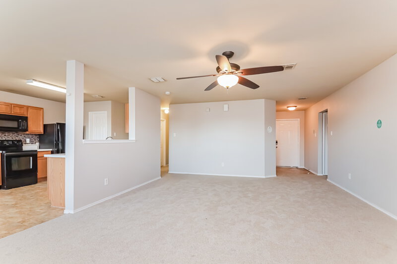 2,190/Mo, 1017 Cavern Dr Mesquite, TX 75181 Living Room View 3