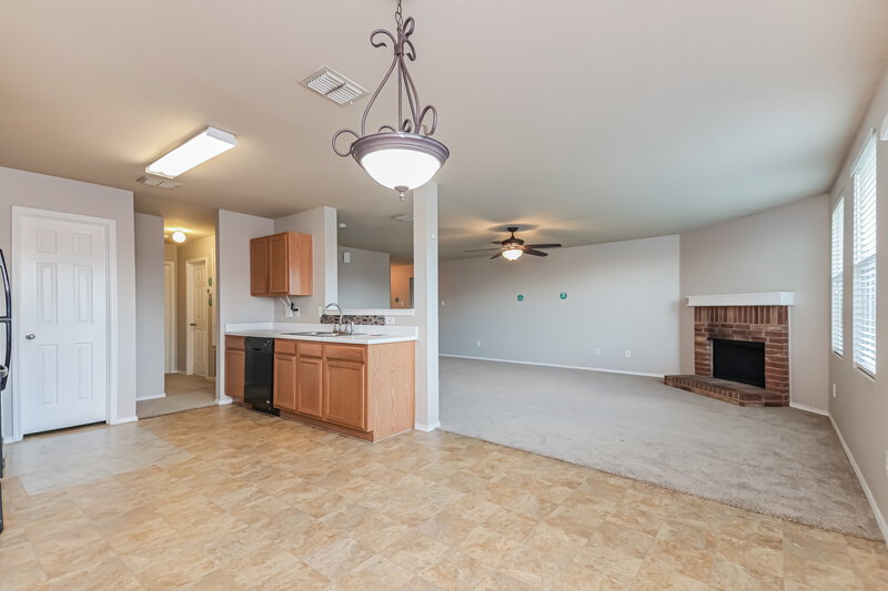 2,190/Mo, 1017 Cavern Dr Mesquite, TX 75181 Dining Room View