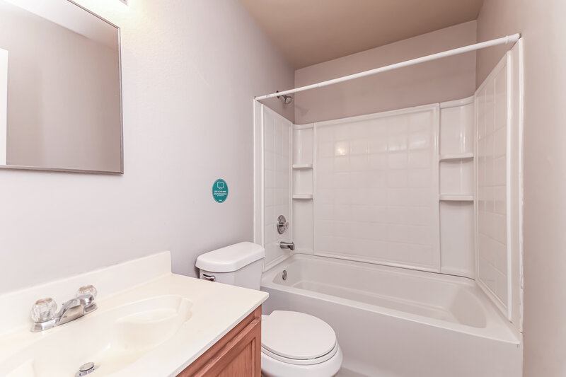 2,190/Mo, 1017 Cavern Dr Mesquite, TX 75181 Bathroom View