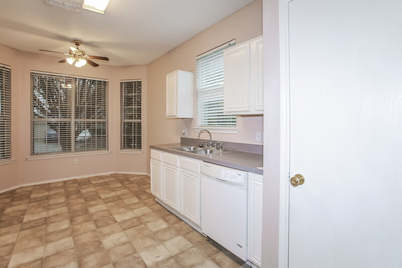 1,820/Mo, 6437 Rainwater Way Fort Worth, TX 76179 Kitchen View