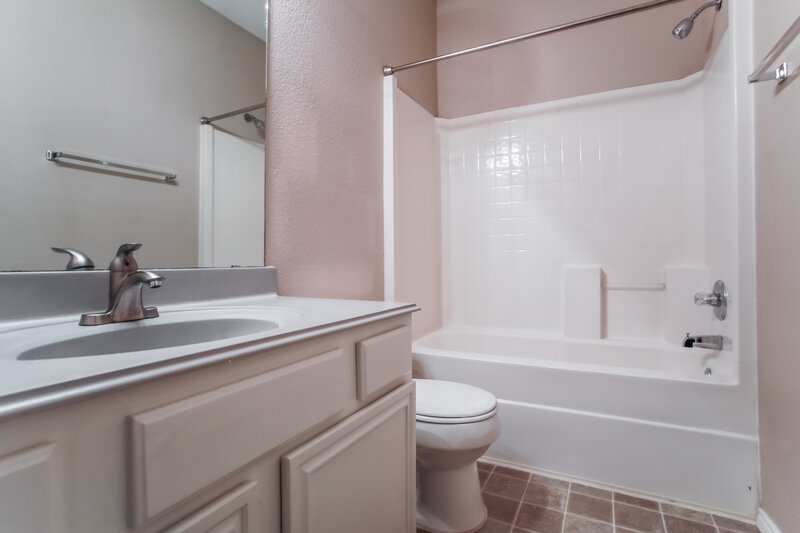 1,820/Mo, 6437 Rainwater Way Fort Worth, TX 76179 Bathroom View