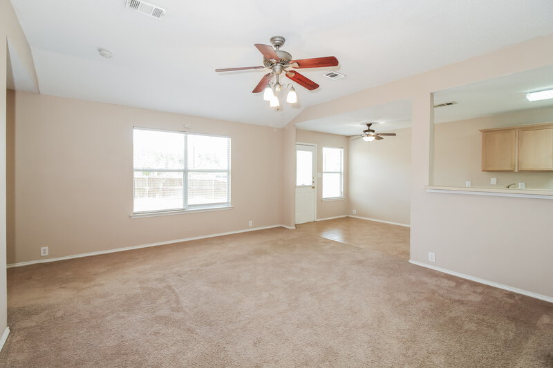 1,805/Mo, 3904 Vinyard Way Argyle, TX 76226 Living Room View 2
