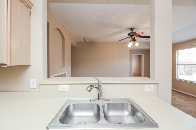1,805/Mo, 3904 Vinyard Way Argyle, TX 76226 Kitchen View 2