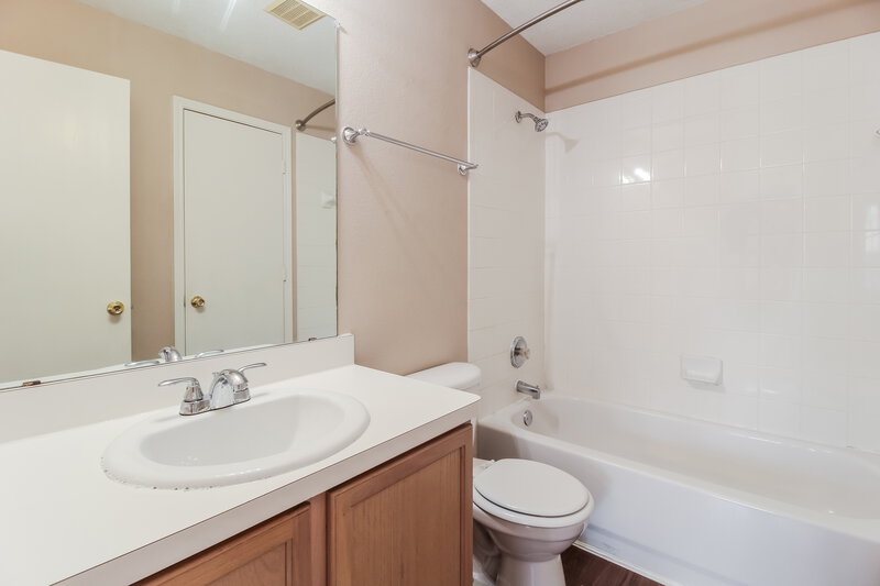 1,805/Mo, 3904 Vinyard Way Argyle, TX 76226 Main Bathroom View