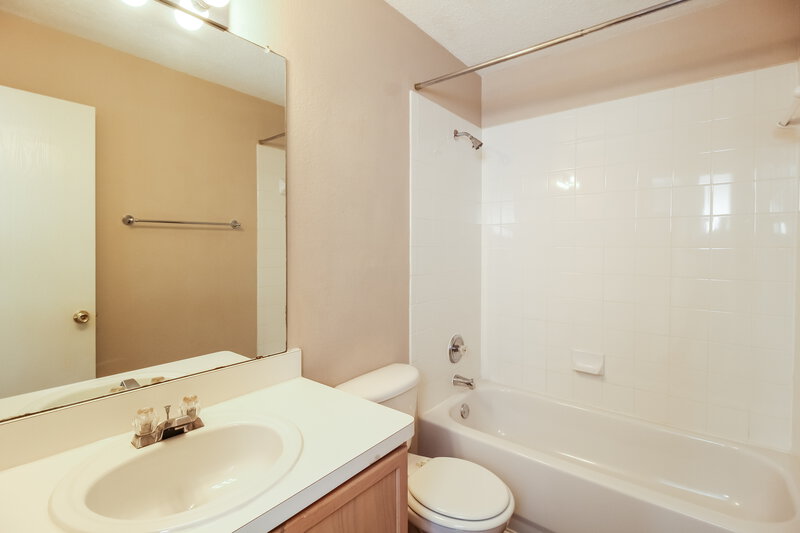 1,805/Mo, 3904 Vinyard Way Argyle, TX 76226 Bathroom View