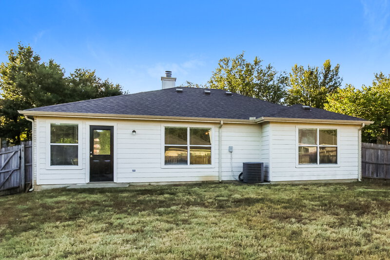 1,805/Mo, 3904 Vinyard Way Argyle, TX 76226 Rear View