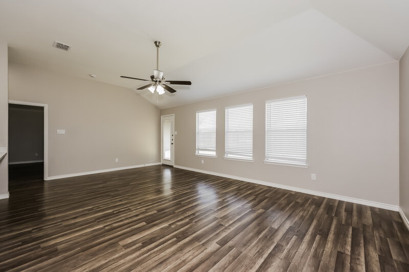 2,185/Mo, 920 Pebblecreek Dr Burleson, TX 76028 Living Room View 2