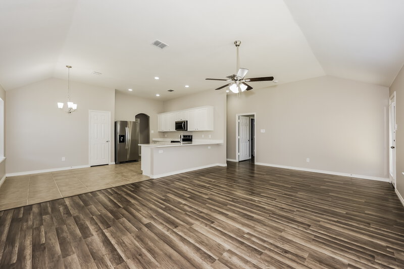 2,185/Mo, 920 Pebblecreek Dr Burleson, TX 76028 Living Room View 3