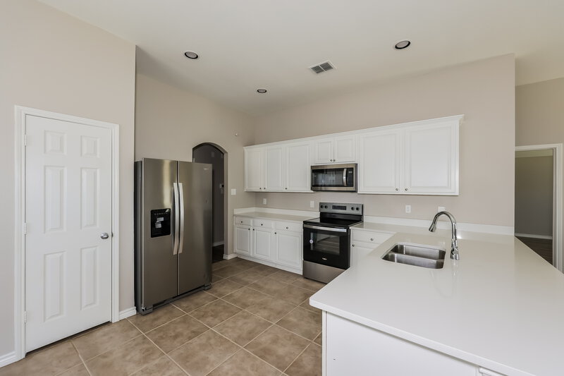 2,185/Mo, 920 Pebblecreek Dr Burleson, TX 76028 Kitchen View