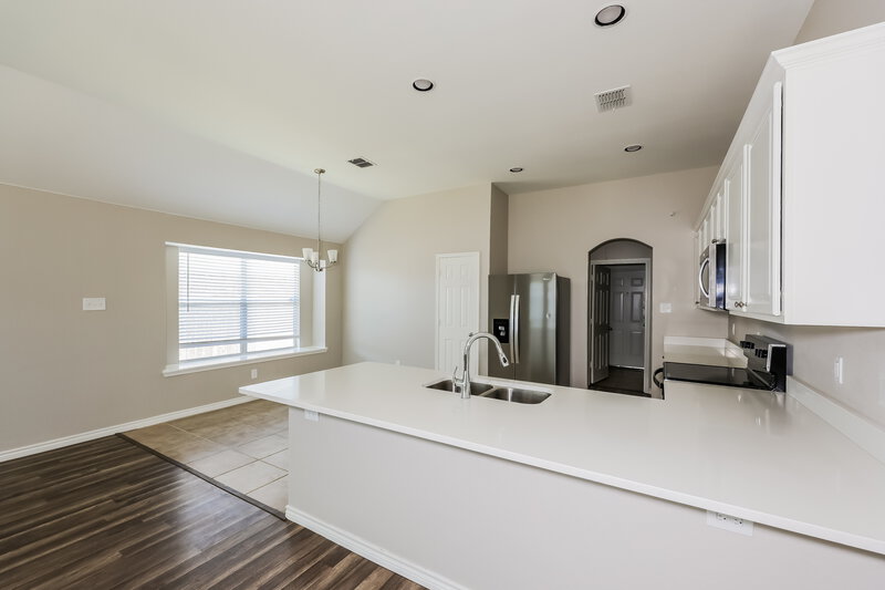 2,185/Mo, 920 Pebblecreek Dr Burleson, TX 76028 Kitchen View 3