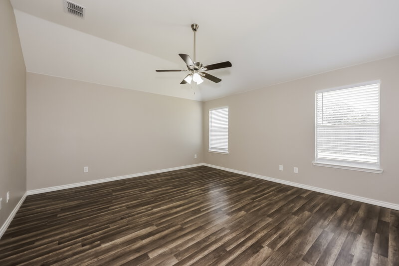 2,185/Mo, 920 Pebblecreek Dr Burleson, TX 76028 Main Bedroom View