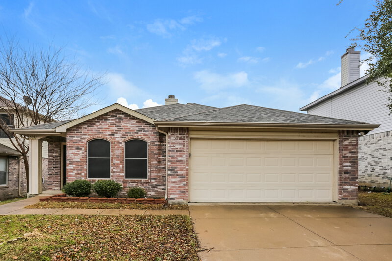 1,975/Mo, 5351 Driftway Dr Fort Worth, TX 76135 External View