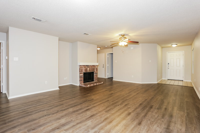 1,975/Mo, 5351 Driftway Dr Fort Worth, TX 76135 Misc View 2