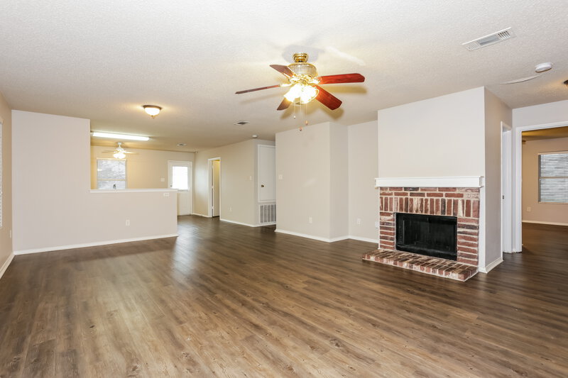 1,975/Mo, 5351 Driftway Dr Fort Worth, TX 76135 Misc View 4
