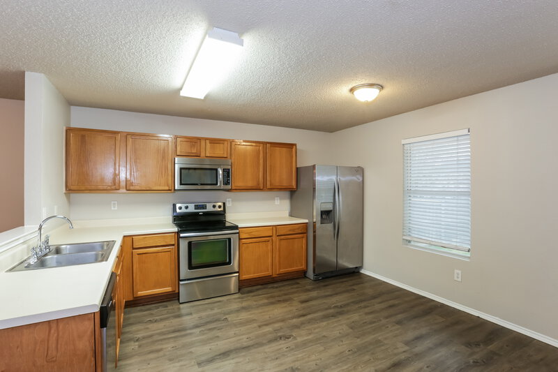 1,970/Mo, 5351 Driftway Dr Fort Worth, TX 76135 Kitchen View
