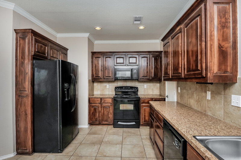 1,820/Mo, 2109 Ingrid Ln Fort Worth, TX 76131 Kitchen View 3