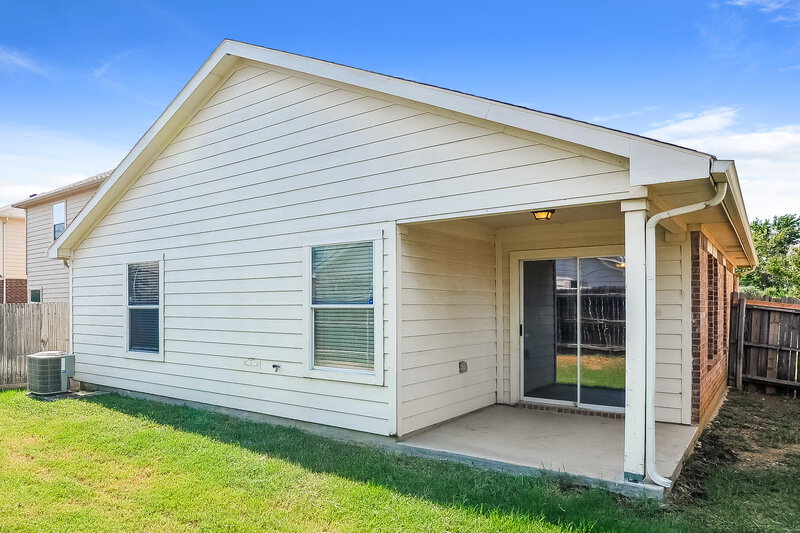 1,820/Mo, 2109 Ingrid Ln Fort Worth, TX 76131 Rear View