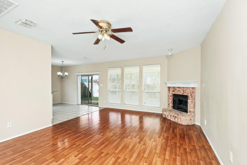 2,275/Mo, 5029 Lodgepole Ln Fort Worth, TX 76137 Living Room View 3