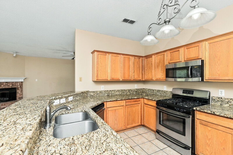 2,275/Mo, 5029 Lodgepole Ln Fort Worth, TX 76137 Kitchen View
