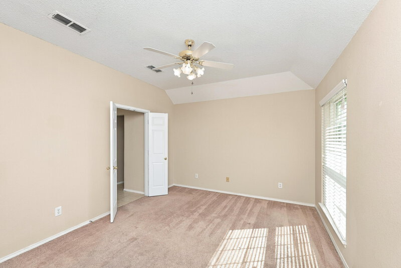 2,275/Mo, 5029 Lodgepole Ln Fort Worth, TX 76137 Primary Bedroom View 2