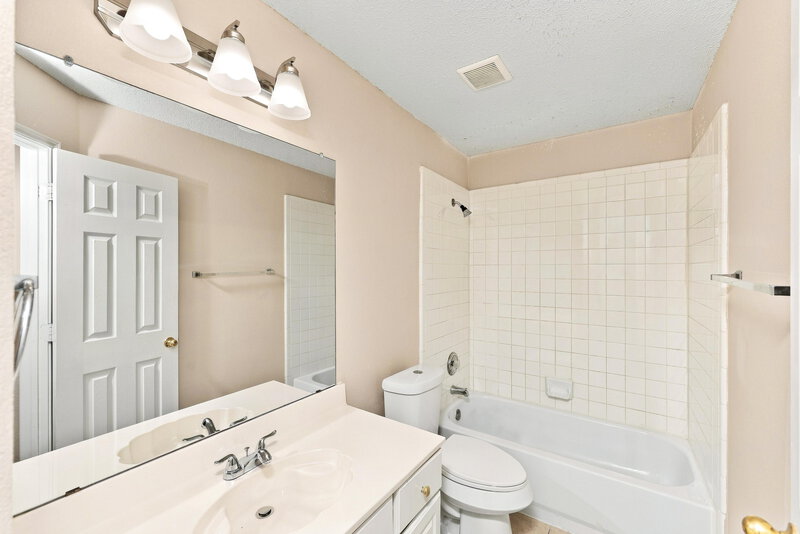 2,275/Mo, 5029 Lodgepole Ln Fort Worth, TX 76137 Bathroom View