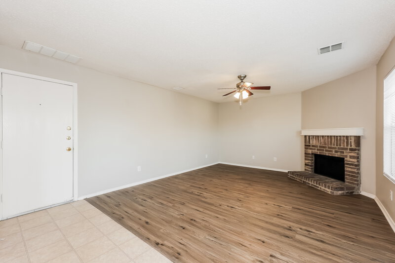 2,385/Mo, 4049 Golden Horn Ln Fort Worth, TX 76123 Living Room View
