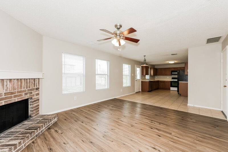 2,385/Mo, 4049 Golden Horn Ln Fort Worth, TX 76123 Living Room View 2