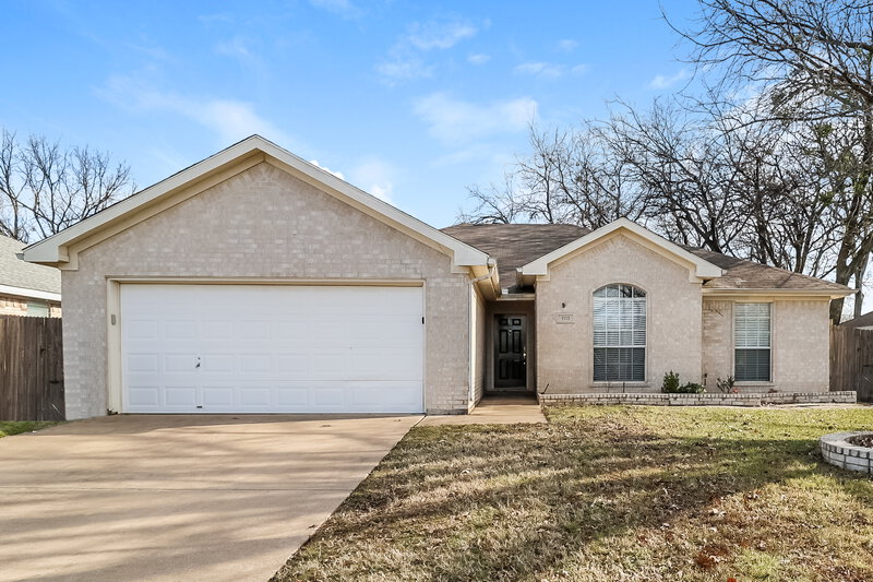 1,830/Mo, 1113 Darren Dr Burleson, TX 76028 External View