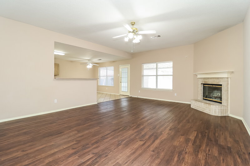1,830/Mo, 1113 Darren Dr Burleson, TX 76028 Living Room View 2