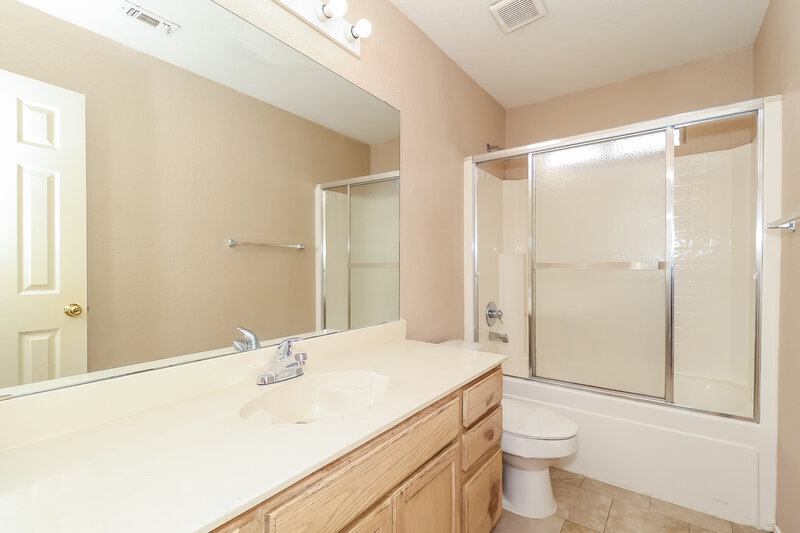 1,830/Mo, 1113 Darren Dr Burleson, TX 76028 Bathroom View