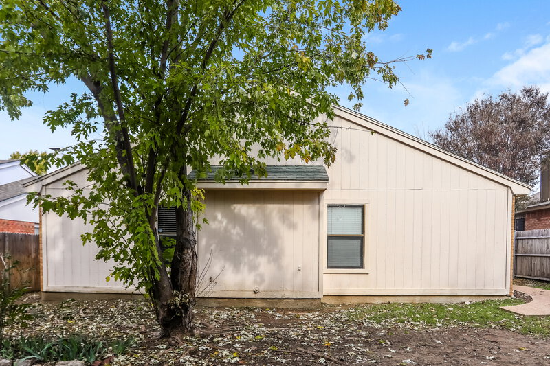 1,795/Mo, 4624 Goldrock Dr Fort Worth, TX 76137 Rear View