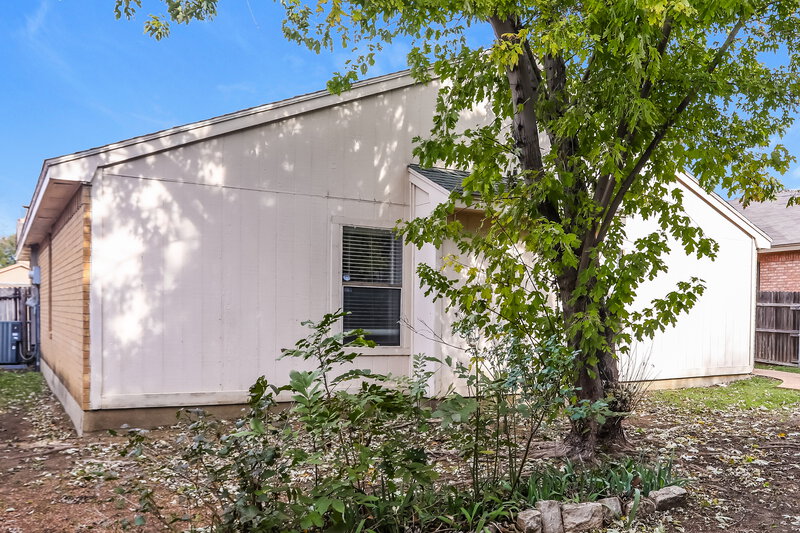 1,795/Mo, 4624 Goldrock Dr Fort Worth, TX 76137 Rear View 2