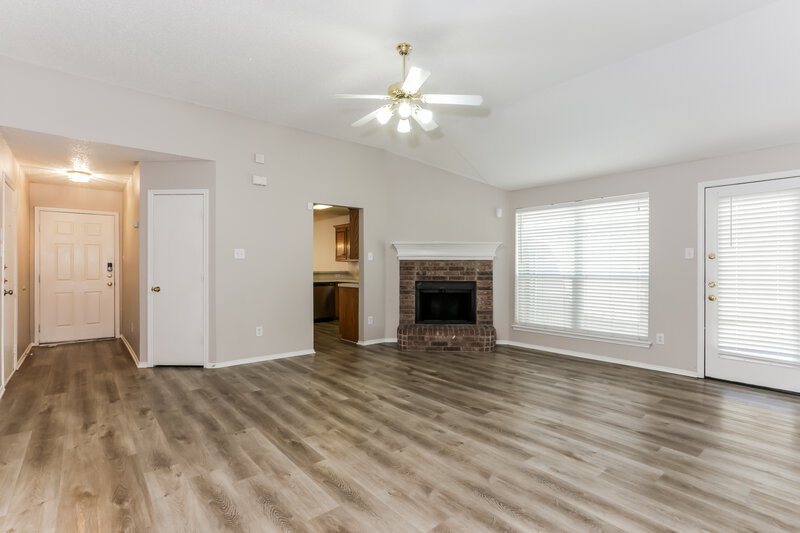 1,780/Mo, 12437 Seven Eagles Ln Burleson, TX 76028 Living Room View 2