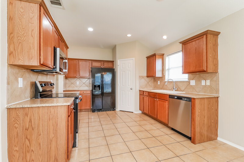 2,330/Mo, 9101 Jason Dr White Settlement, TX 76108 Kitchen View