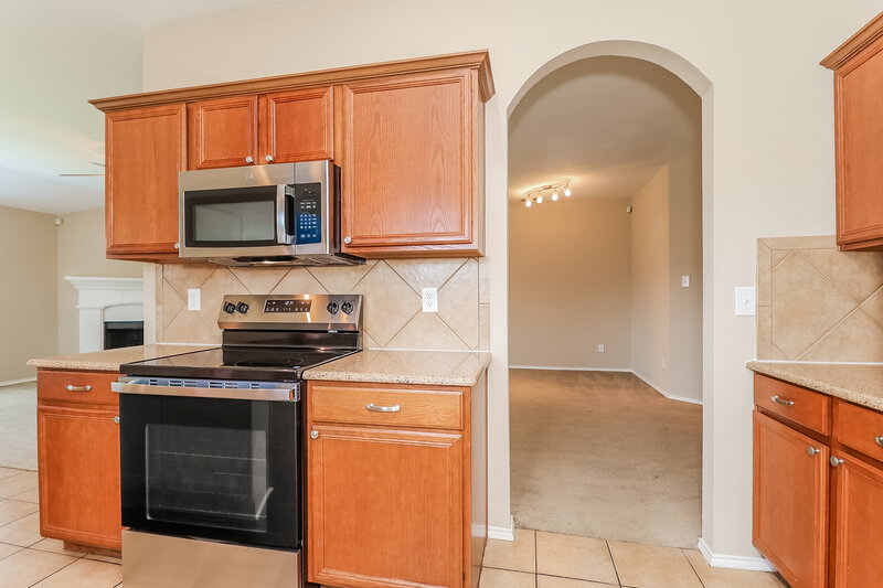 2,330/Mo, 9101 Jason Dr White Settlement, TX 76108 Kitchen View 2
