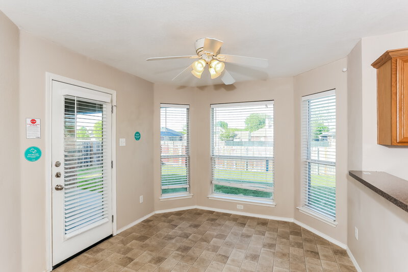 2,325/Mo, 938 Morgan Dr Burleson, TX 76028 Dining Room View