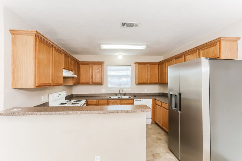 2,325/Mo, 938 Morgan Dr Burleson, TX 76028 Kitchen View 2