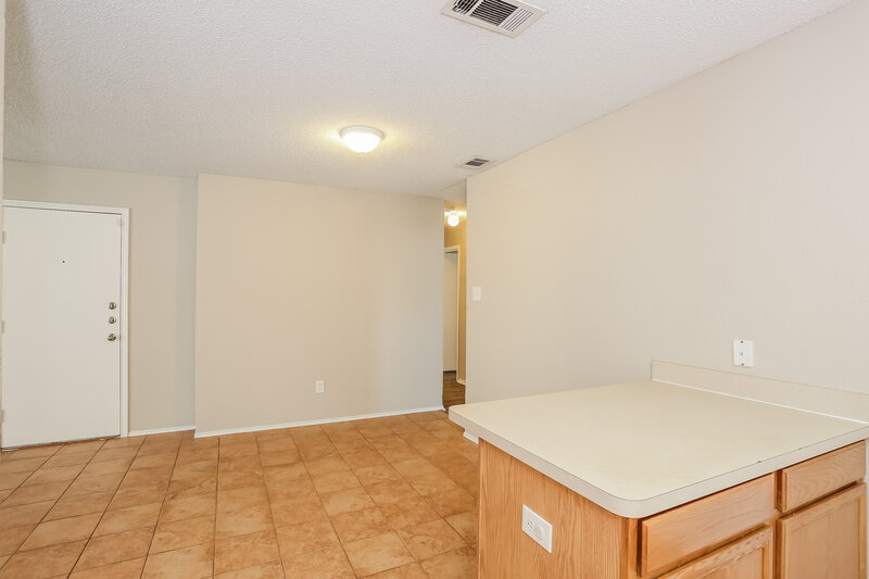 2,050/Mo, 1004 Carlin Ln Burleson, TX 76028 Dining Room View 2