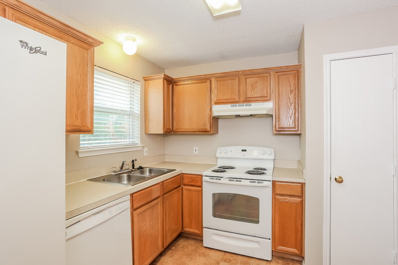 2,050/Mo, 1004 Carlin Ln Burleson, TX 76028 Kitchen View
