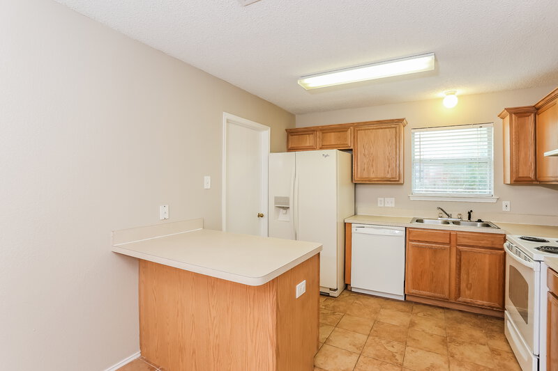 2,050/Mo, 1004 Carlin Ln Burleson, TX 76028 Kitchen View 2