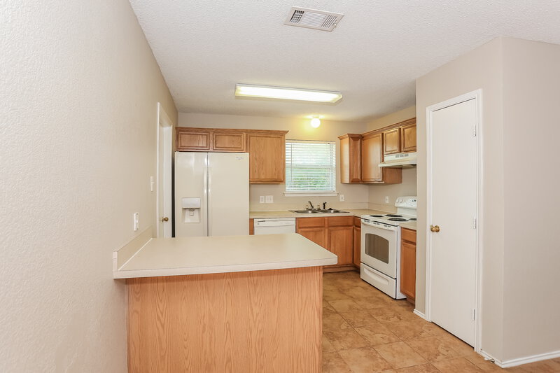 2,050/Mo, 1004 Carlin Ln Burleson, TX 76028 Kitchen View 3